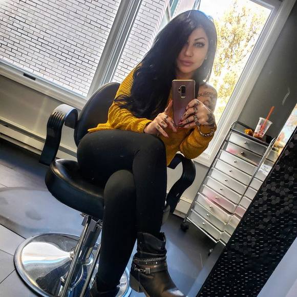 Meet your Posher, Janelle - Picture 1 of 1